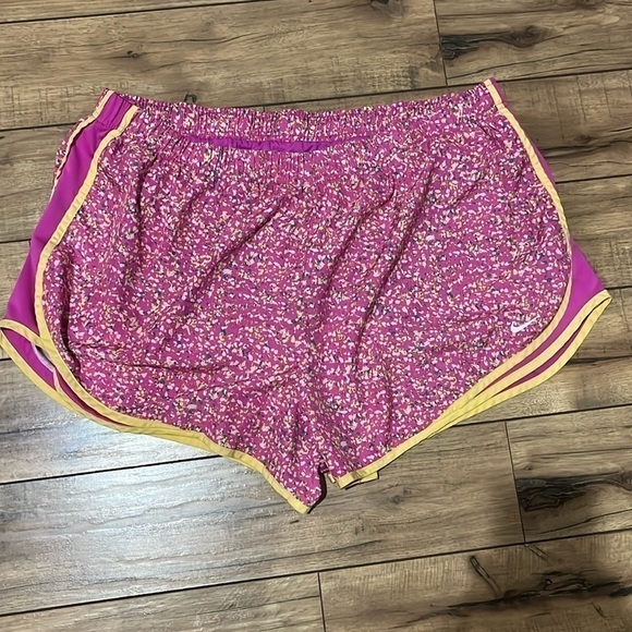 Nike Dri-Fit Tempo Lined Run Shorts Pink Yellow Women's elastic waist size 3x - Picture 1 of 5